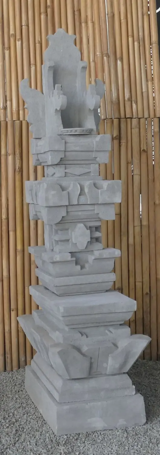  Product image 8 of the product “Balinese Temple, casted with Paras Stone, Offering with open place on top, with step at bottom. 190cm. Mulitparted ”